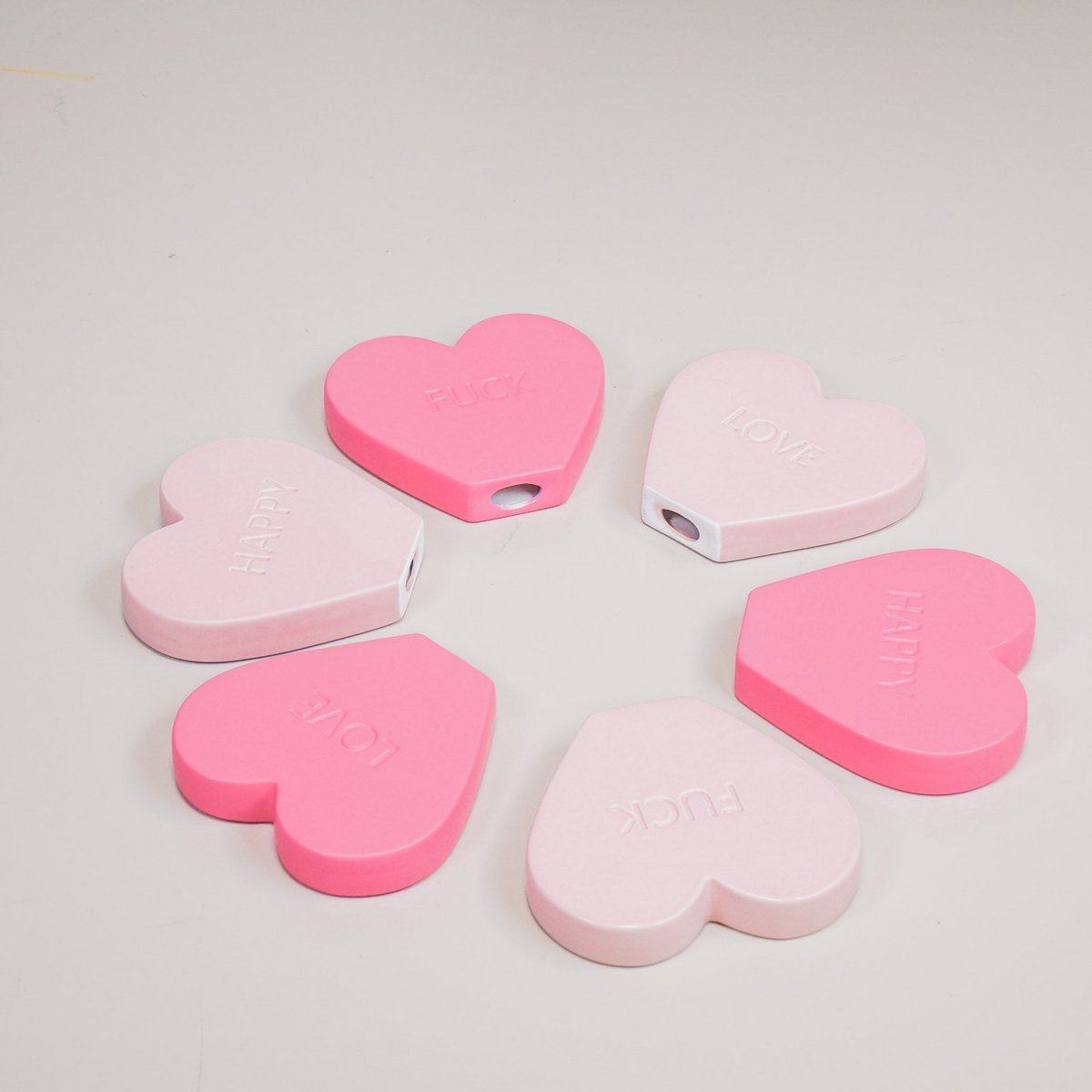 Ornament- Candy Heart 'FUCK'- Neon Roze- 20x4x18,5cm