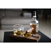 Duo whisky twee glazen houten steun 4 ijsblokjes keramiek