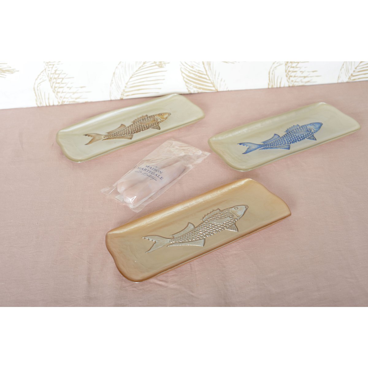 Vanille rechthoekig gerecht met gouden vis 31,7x12,7 cm