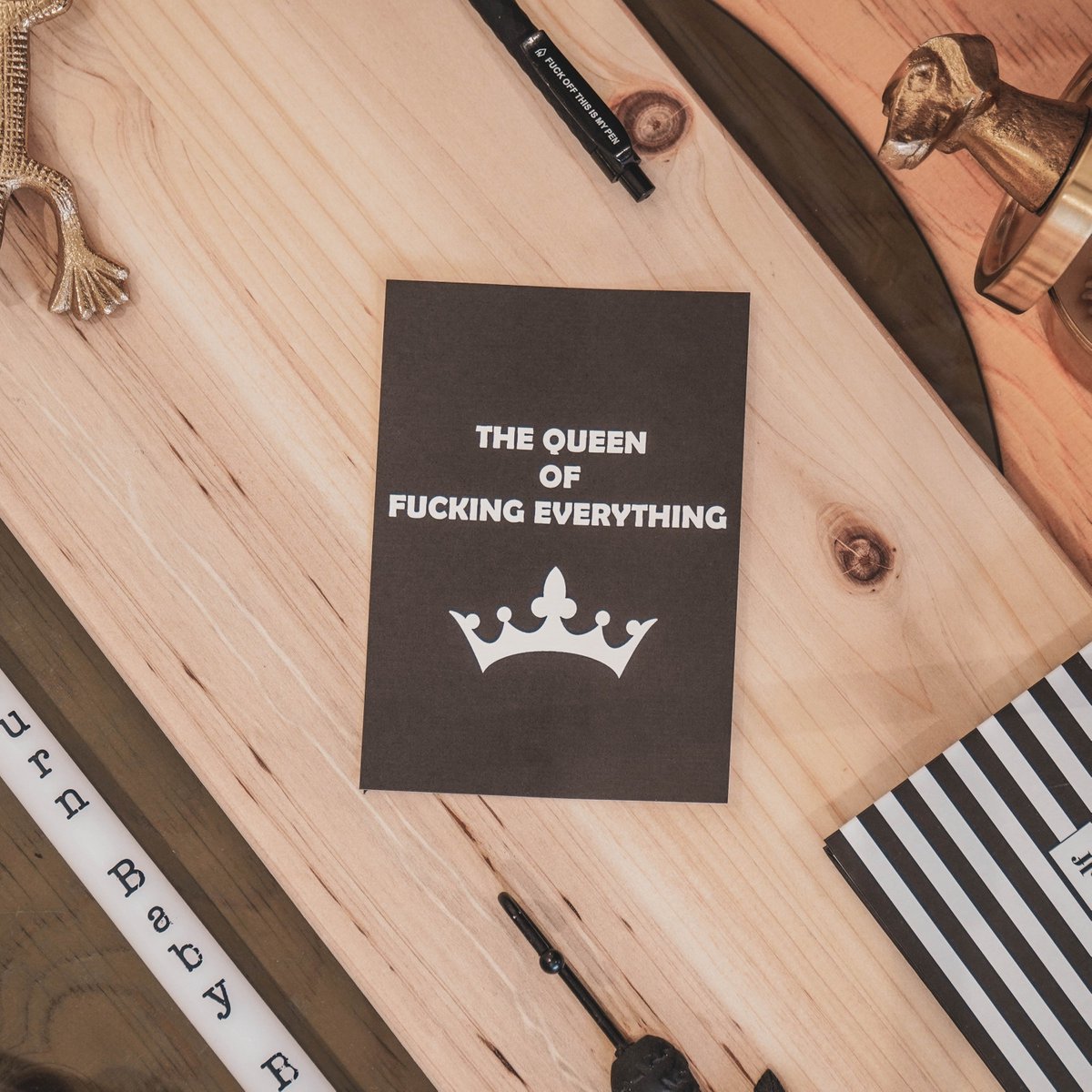 Postcard - Paper - Queen of f*ck*n everything - Set of 5 