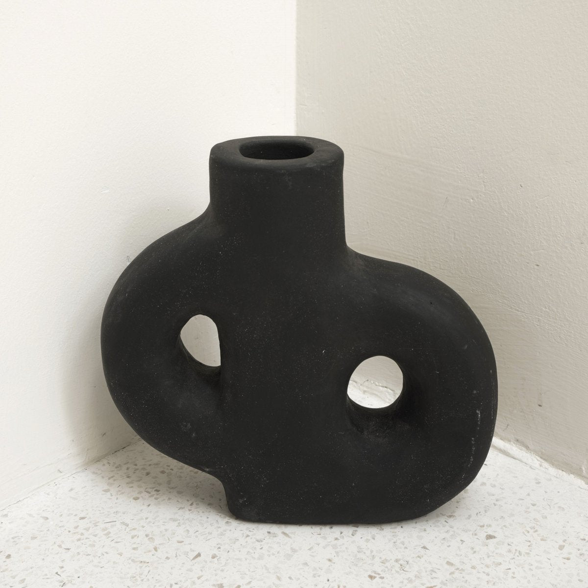 Decorative vase | LEMBAH
