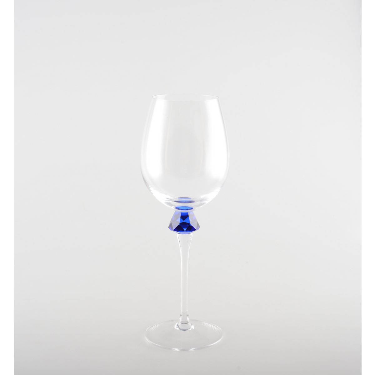 Set of 4 Wine Glasses with Diamond Stem