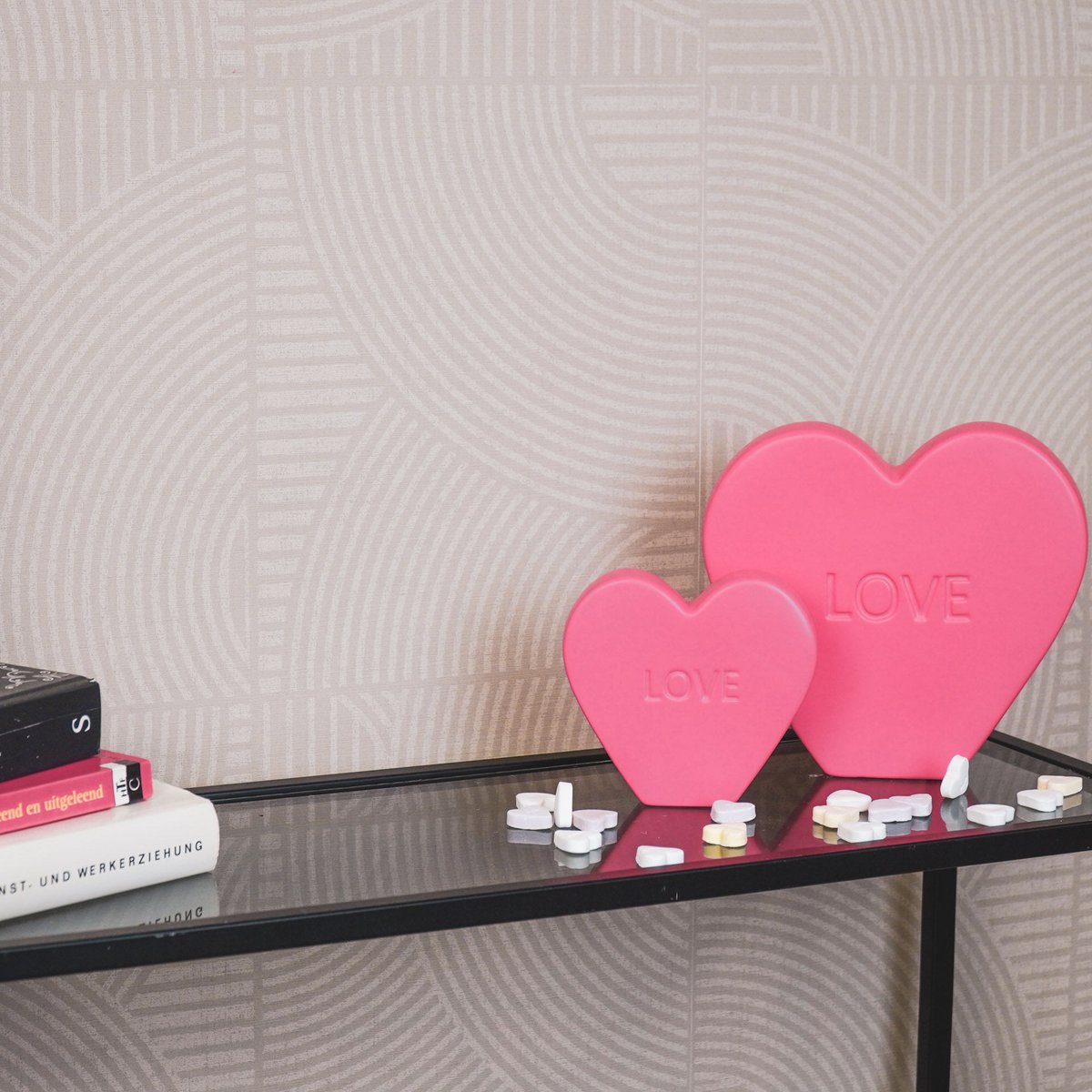Ornament - Candy Heart 'LOVE' - Neonrosa - 20x4x18,5cm