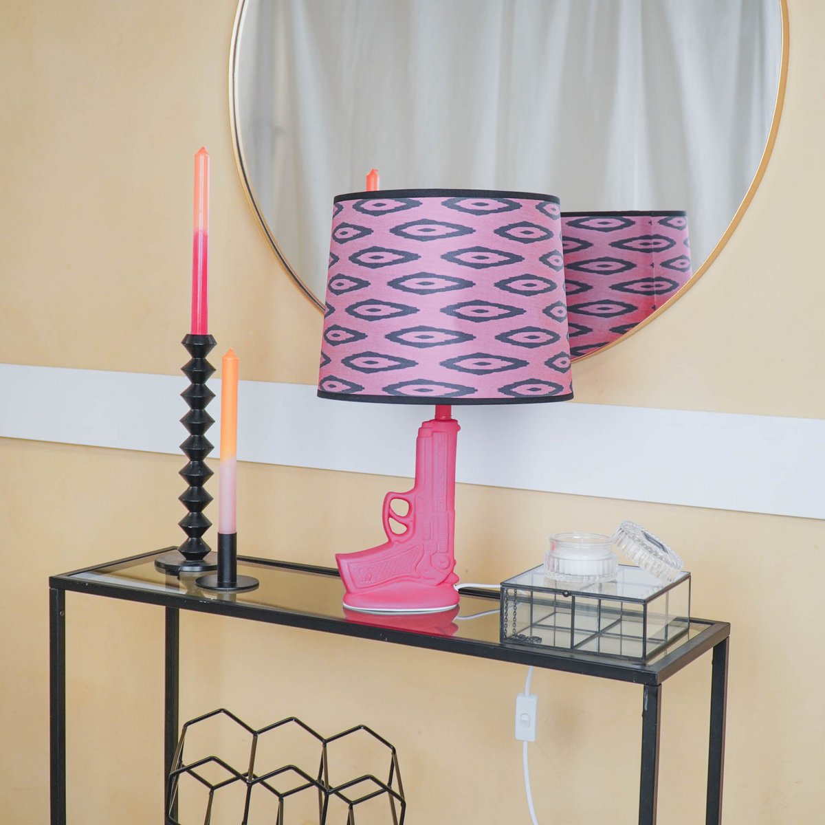 Table lamp - Gun - Neon pink