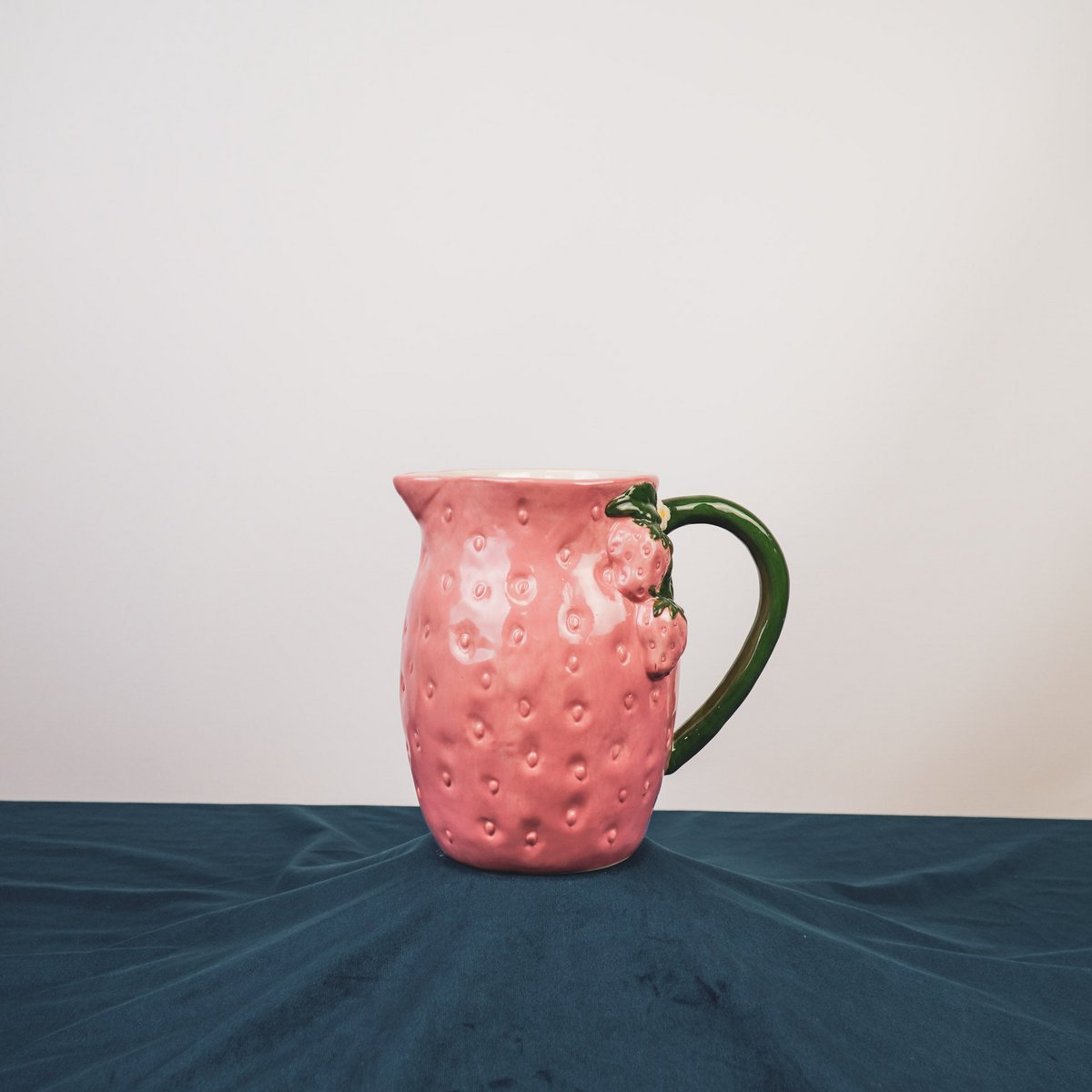 VASE-Strawberry-steengoed-roze- 17,5x12,5x18cm