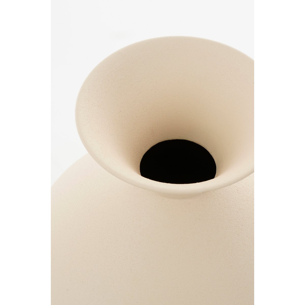 Gyge Vase - L26 x B22 x H31 cm - Metal - Off -White