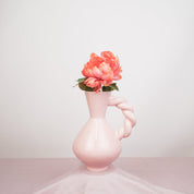 Vaas - gedraaid handvat - dolomiet - roze - 17,5x13.5x22cm