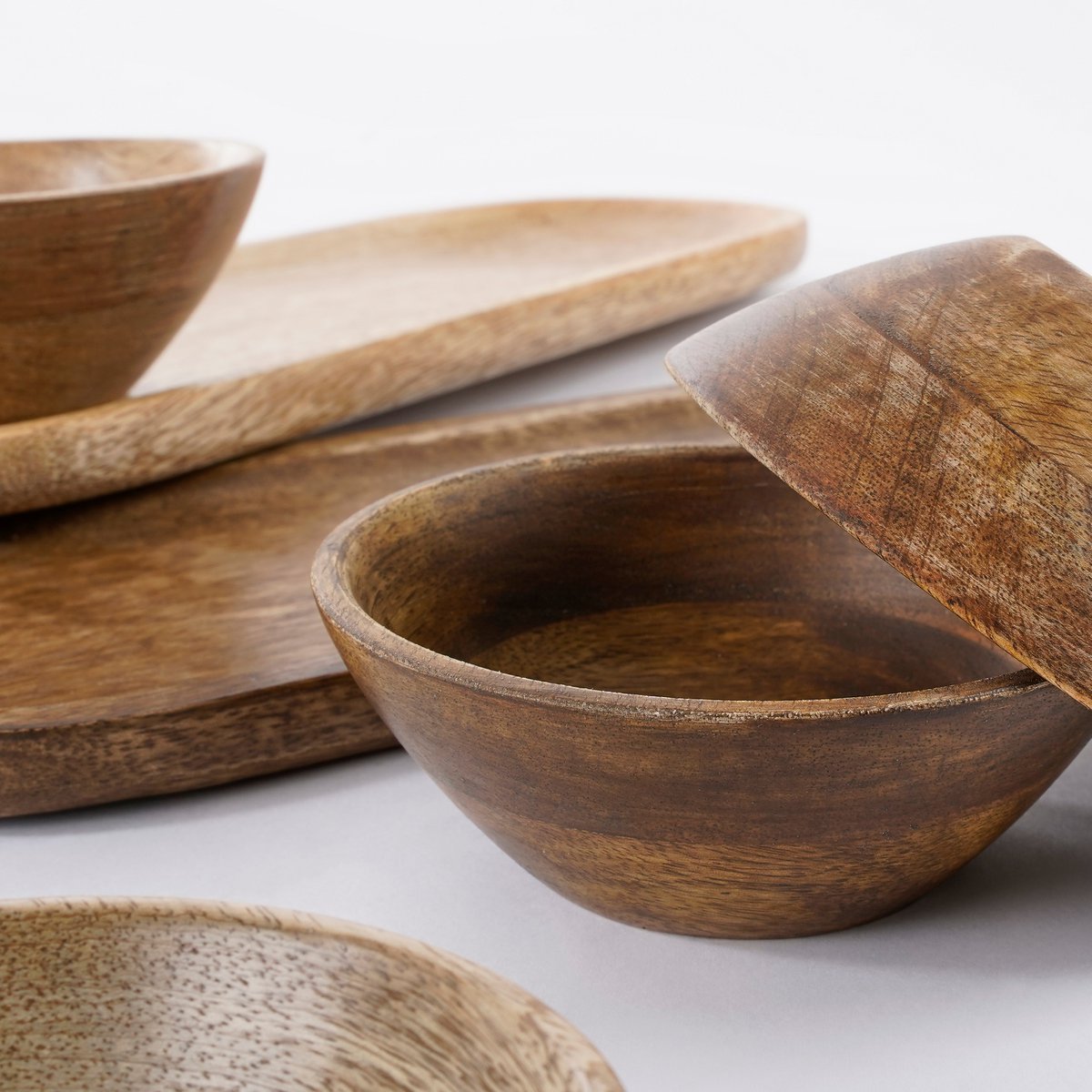 Tomar Dishes and Tray - L35 x W12 x H5 cm - 100% FSC Mango Wood - Light Brown