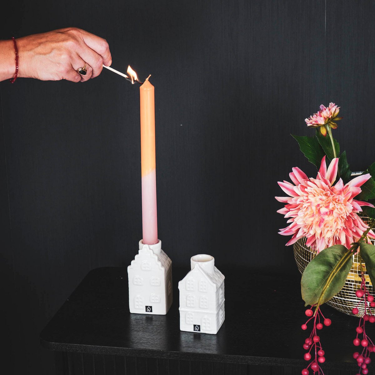 Candle holder - House - Ceramic - White - 6x6x11cm