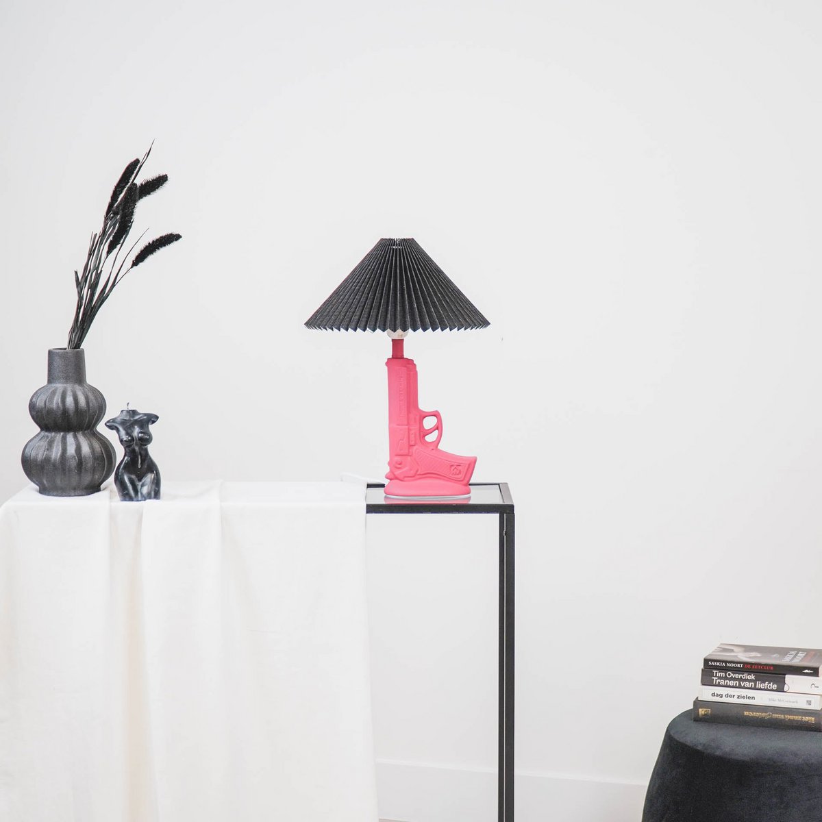 Table lamp - Gun - Neon pink