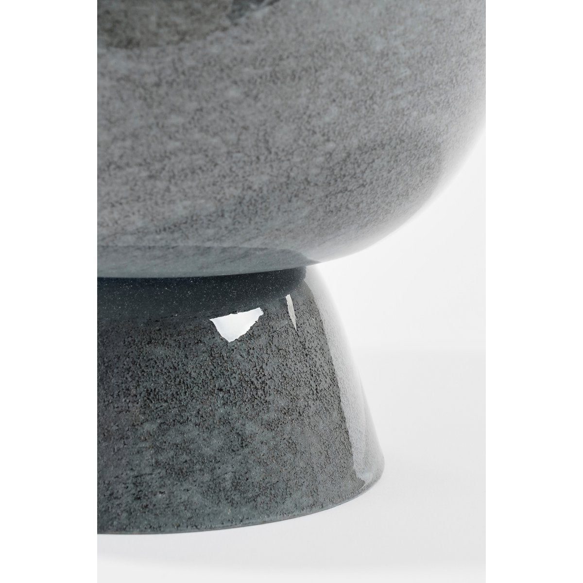 James flowerpot on standard - H22 x Ø19 cm - Metal - Gray