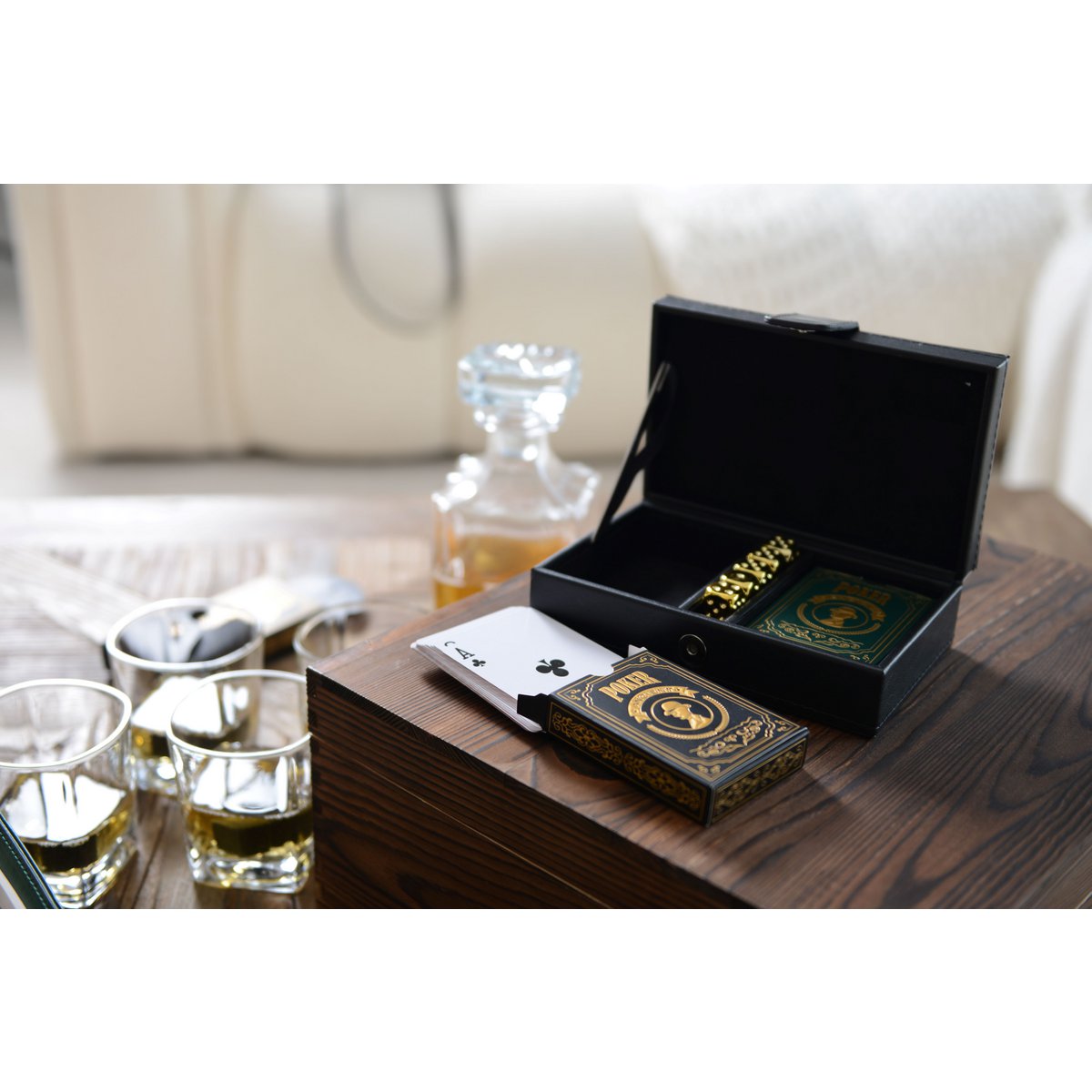 2-pack poker game with 5 gold dice