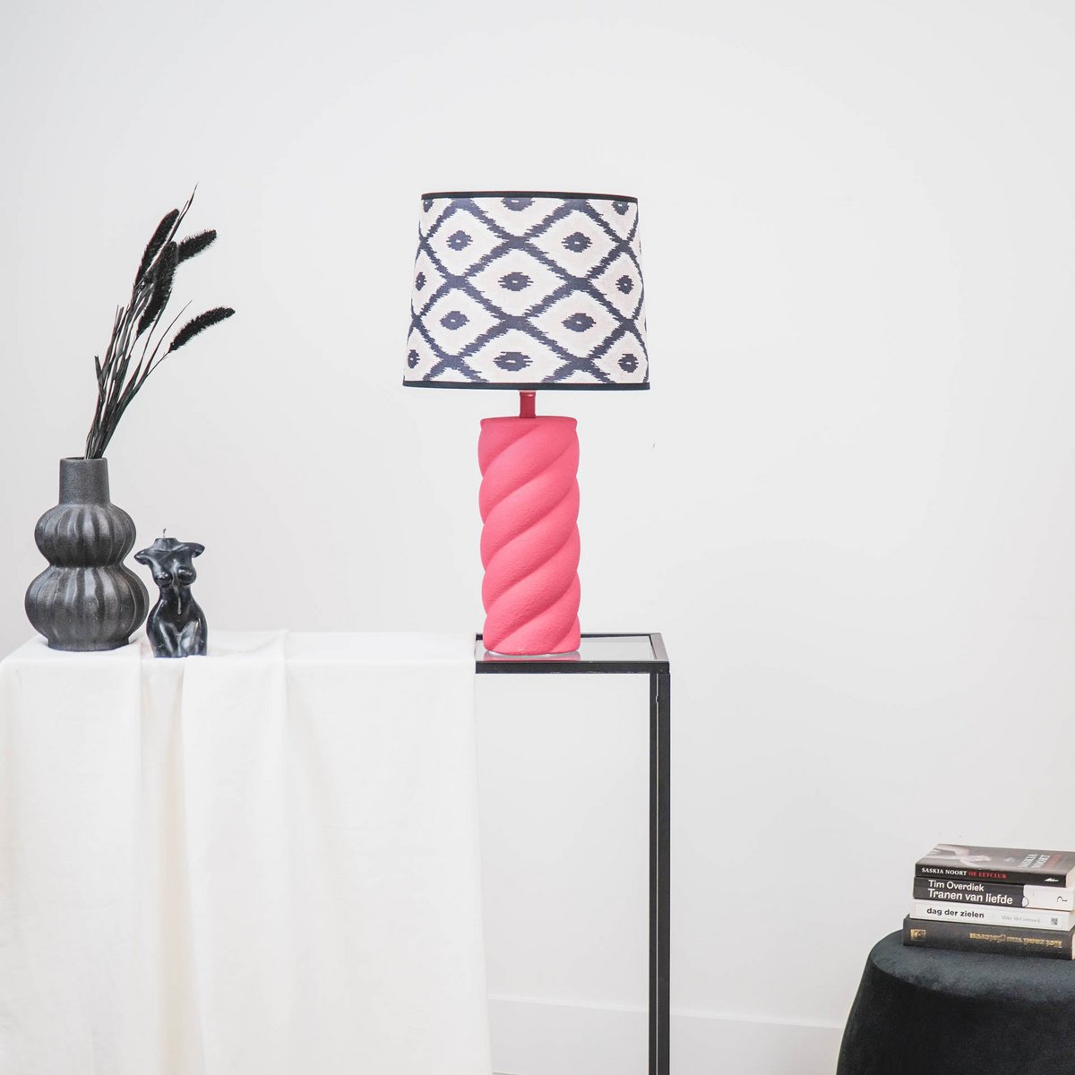 Table lamp - Neon Pink - 12x12x28cm