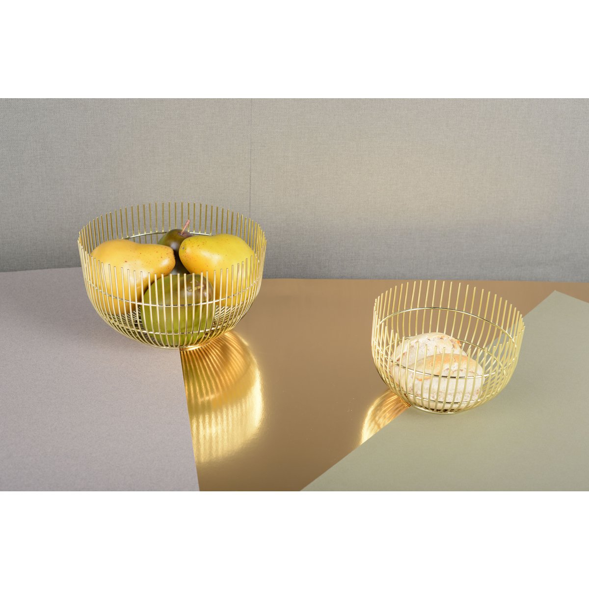 Large Golden Bread Basket 20x20x12cm