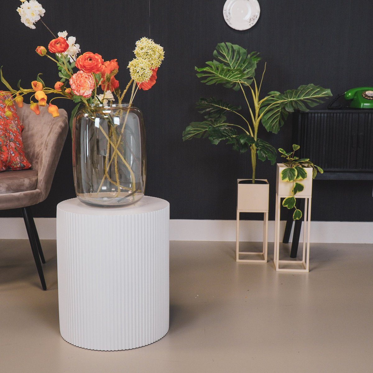 Side table - cylinder - white 
