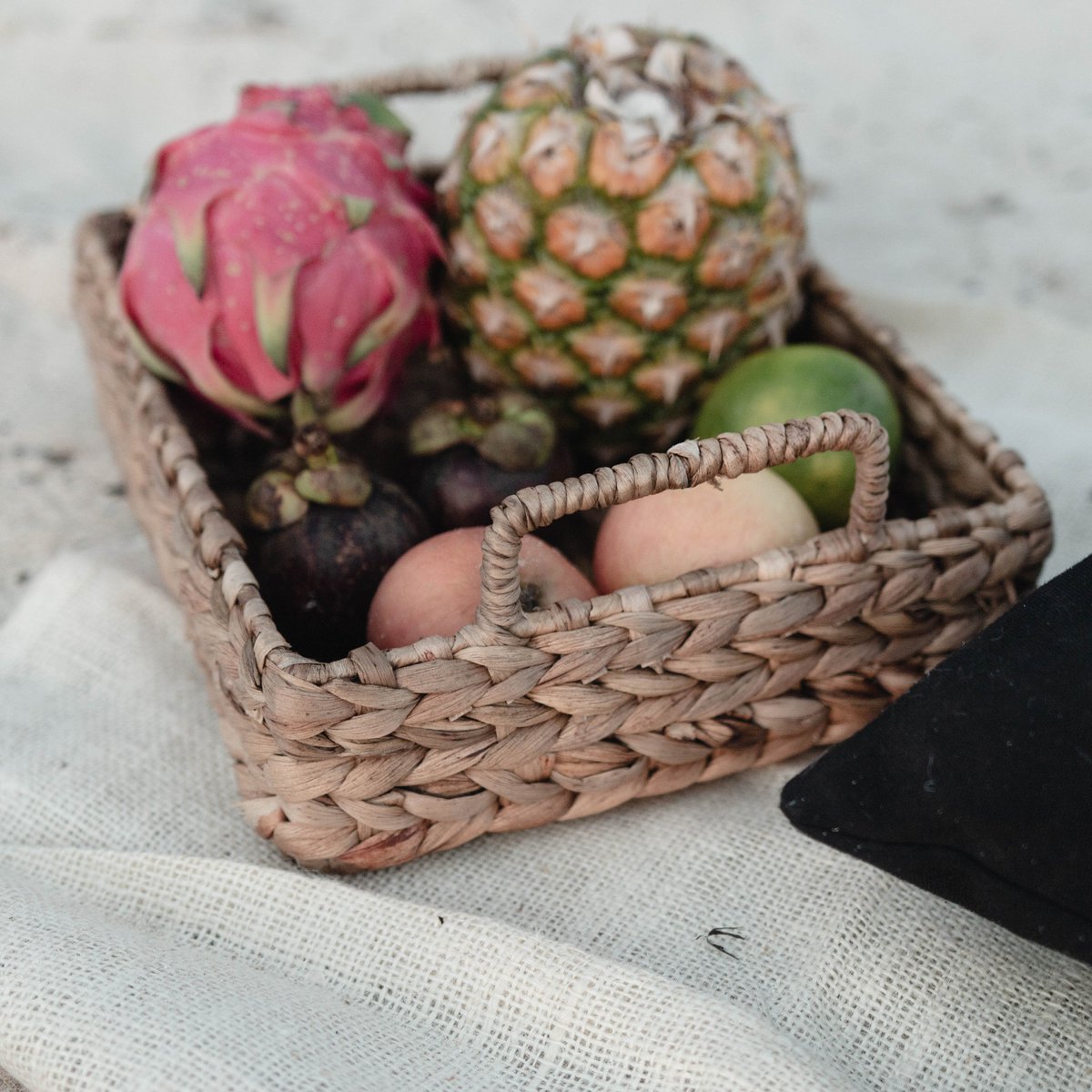 BESAKIH water hyacinth tray