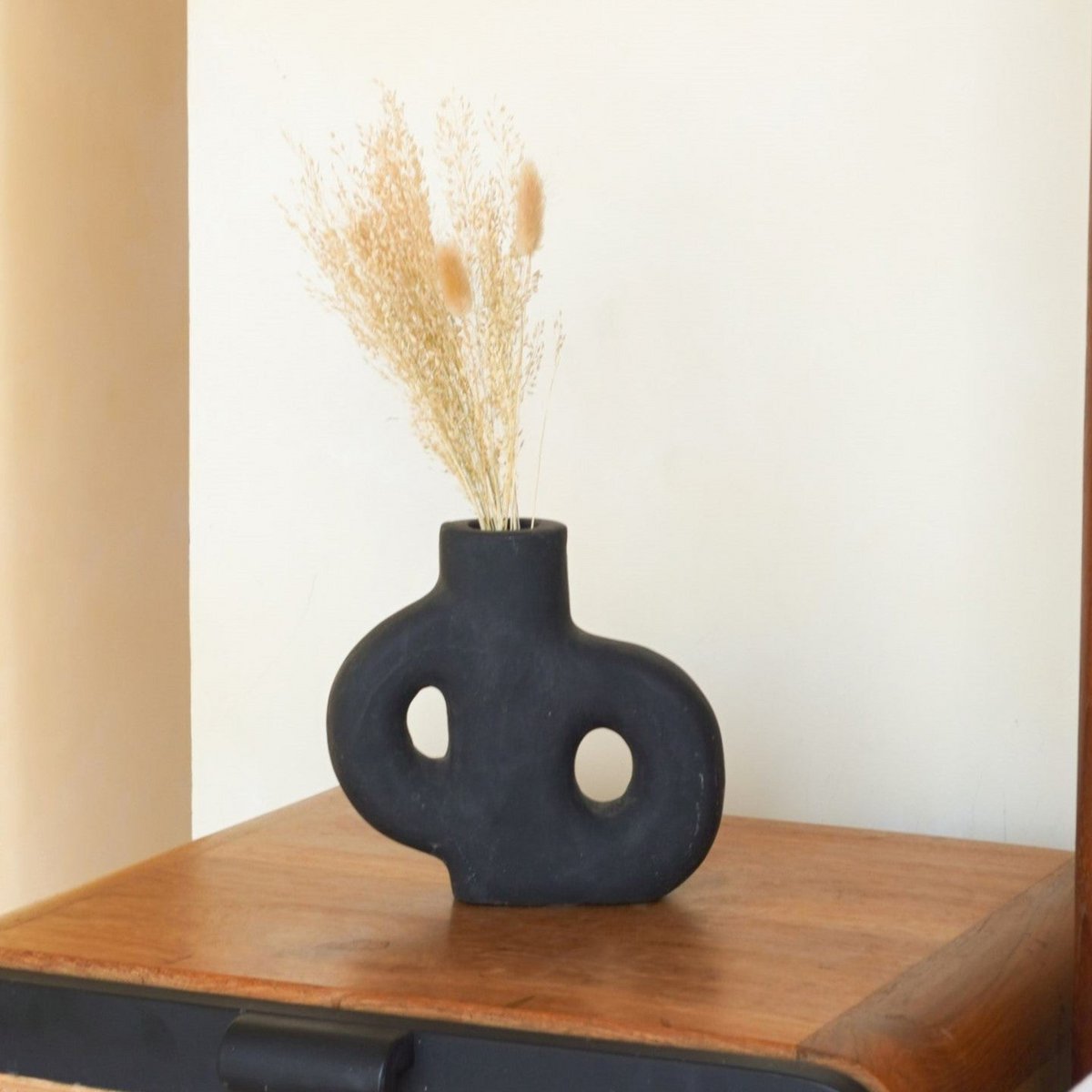 Decorative vase | LEMBAH