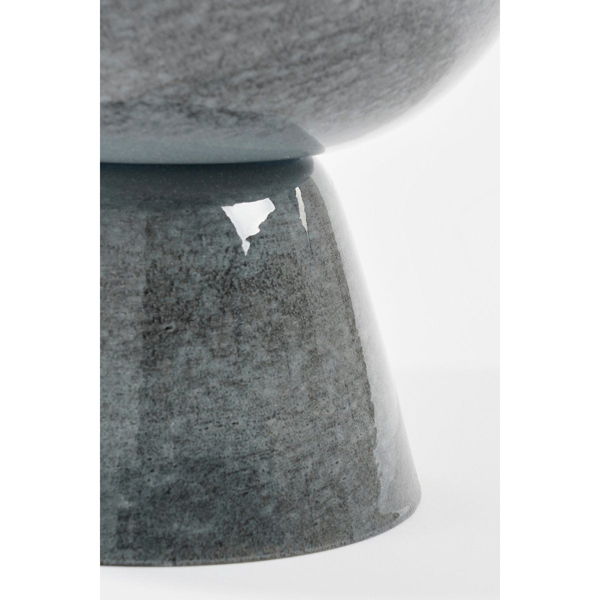 Cache-pot James sur pied - H28 x Ø22 cm - Métal - Gris