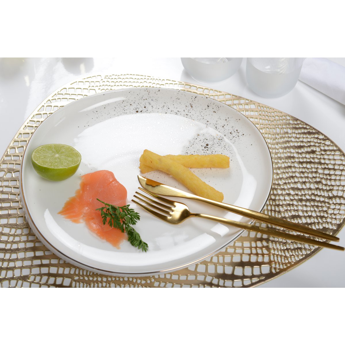 Weißer ovaler Dessertteller aus Flits