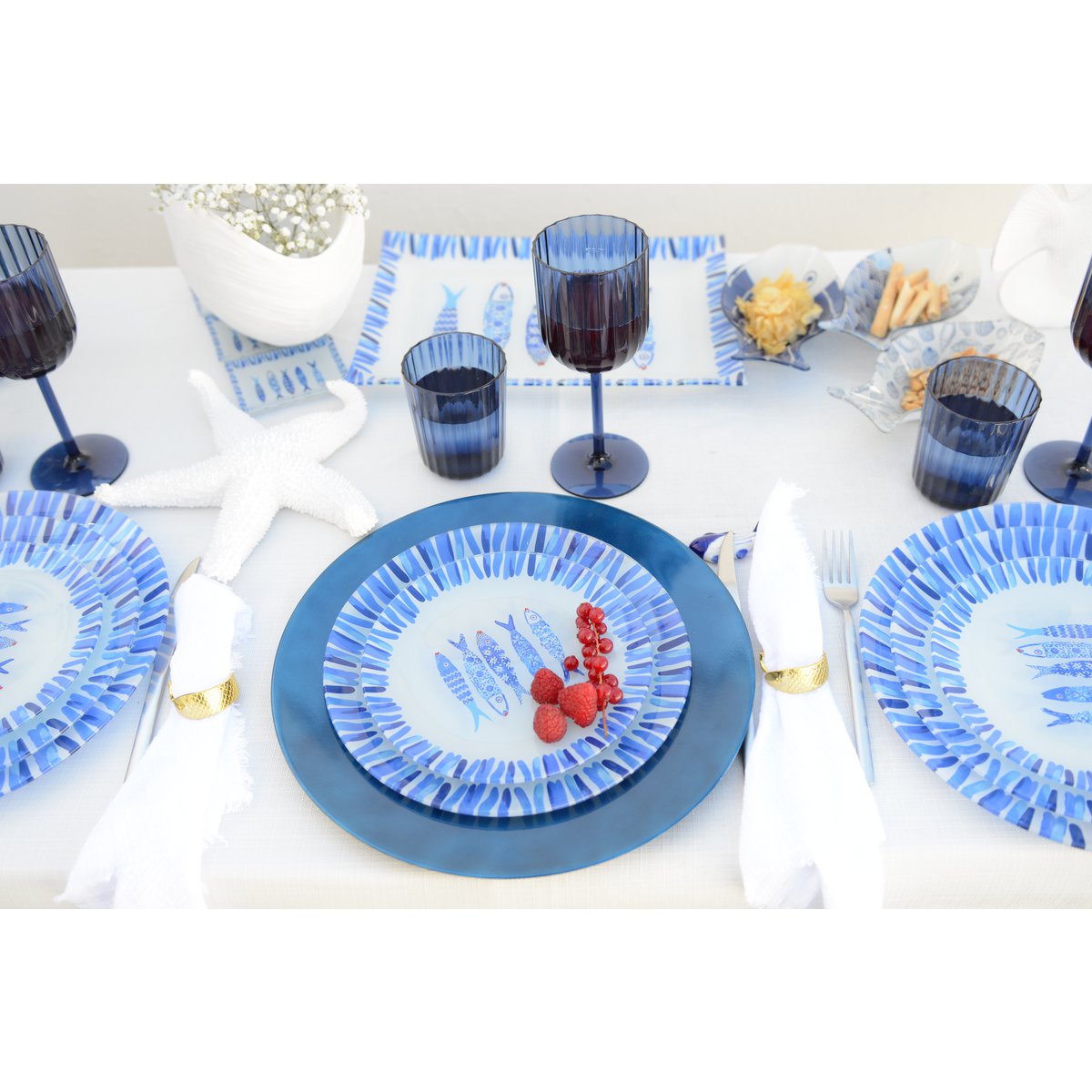 Decorative dark blue under plate