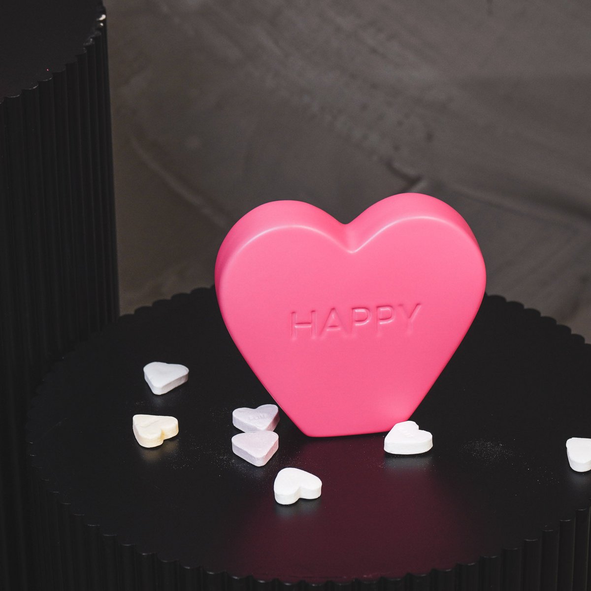 Ornament- Snoep Hart 'HAPPY'- Neon Roze- 13x4x11,5cm
