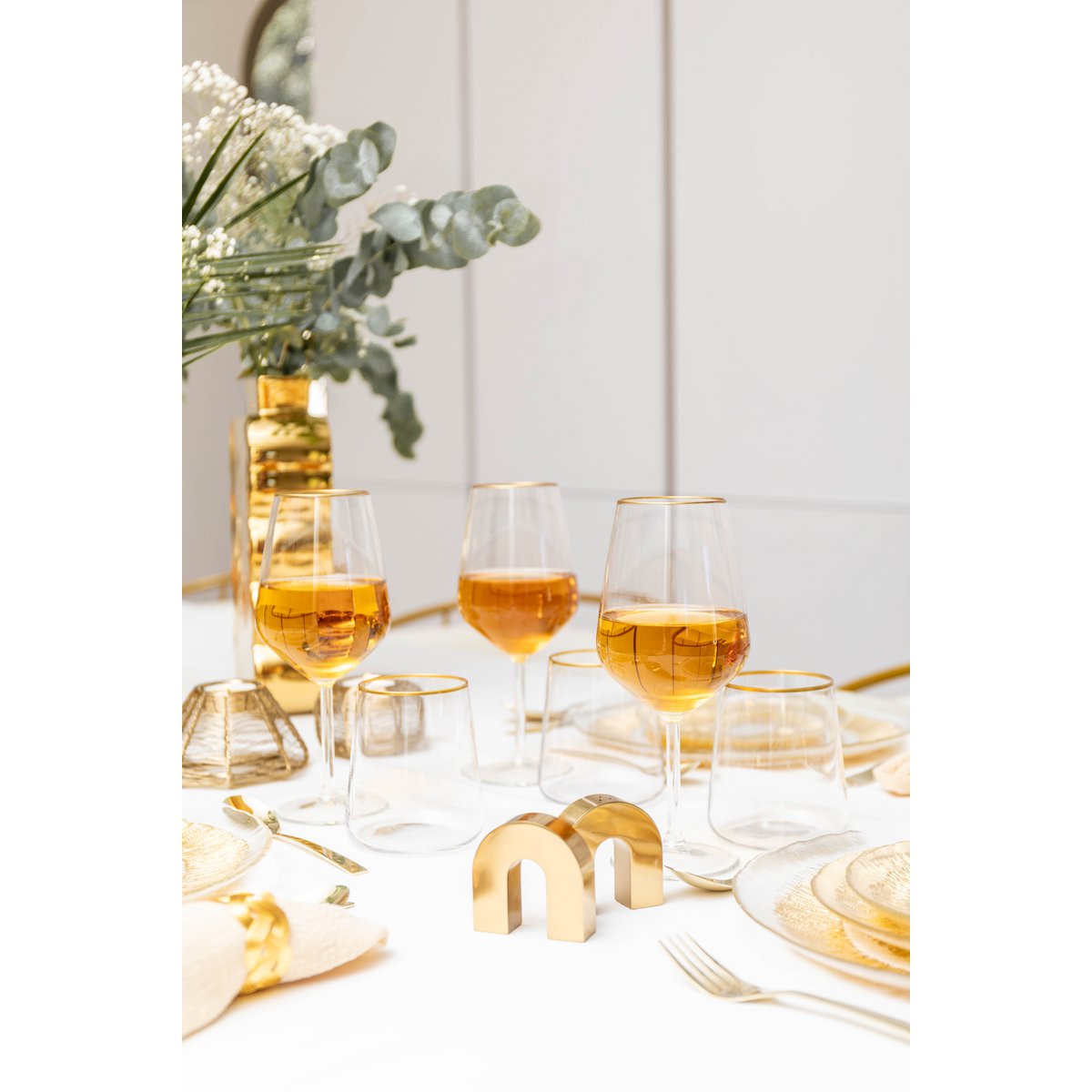 Set of 6 Wine Glasses with Matte Gold Rims
