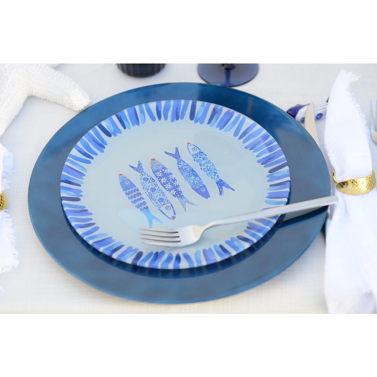 Decorative dark blue under plate