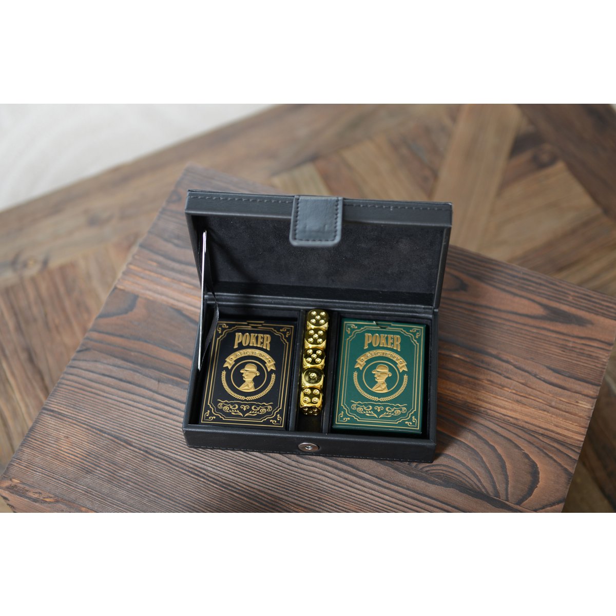 2-pack poker game with 5 gold dice