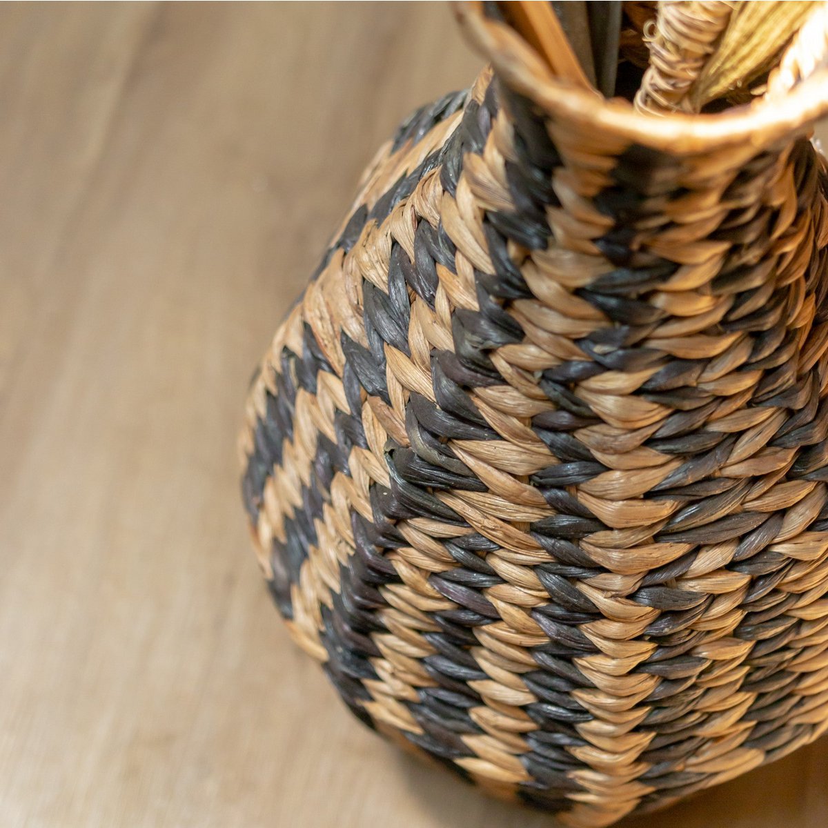 Woven Boho Vase DAYANA black 