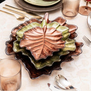 Leaf decorative under plate 